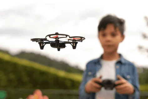Child on a drone circuit