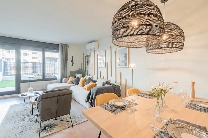 Fotografía inmobiliaria en Barcelona de vivienda con luz natural - fotógrafo inmobiliario profesional