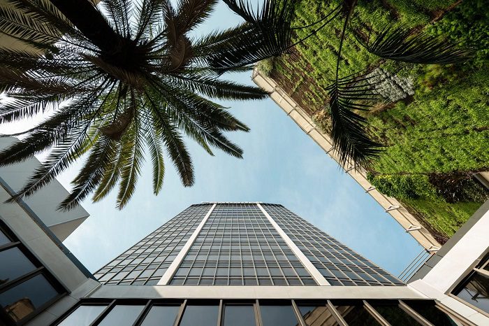 Fotografía inmobiliaria profesional real estate con dron y cámara terrestre