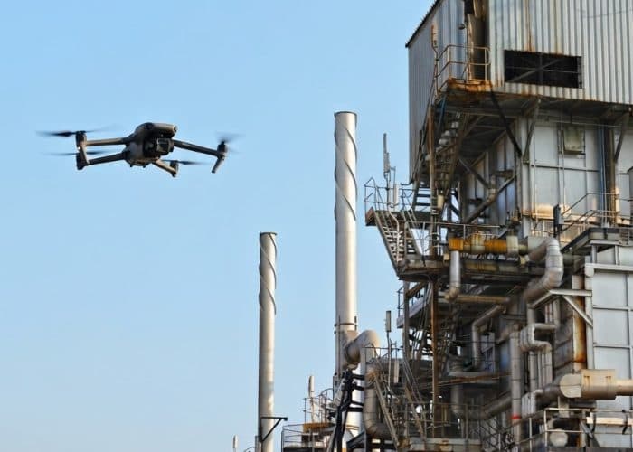 Inspección de una estructura metálica industrial mediante dron